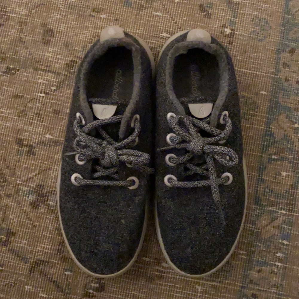 Like new All Birds sneakers size 7